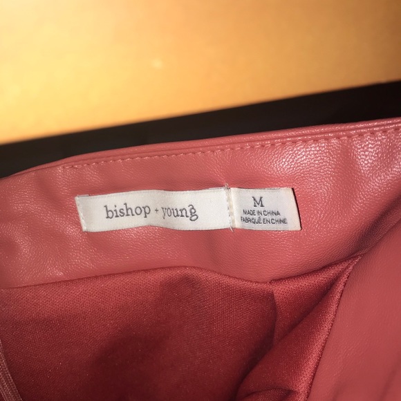 Cutest pink skirt faux leather - Picture 3 of 3